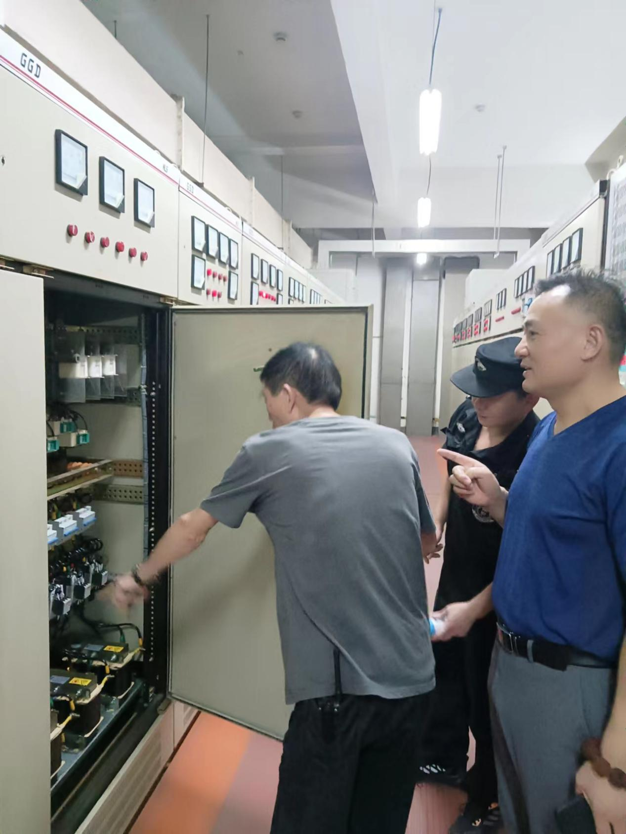 當好商城安全“守夜人”！錢江商城開展安全夜查行動