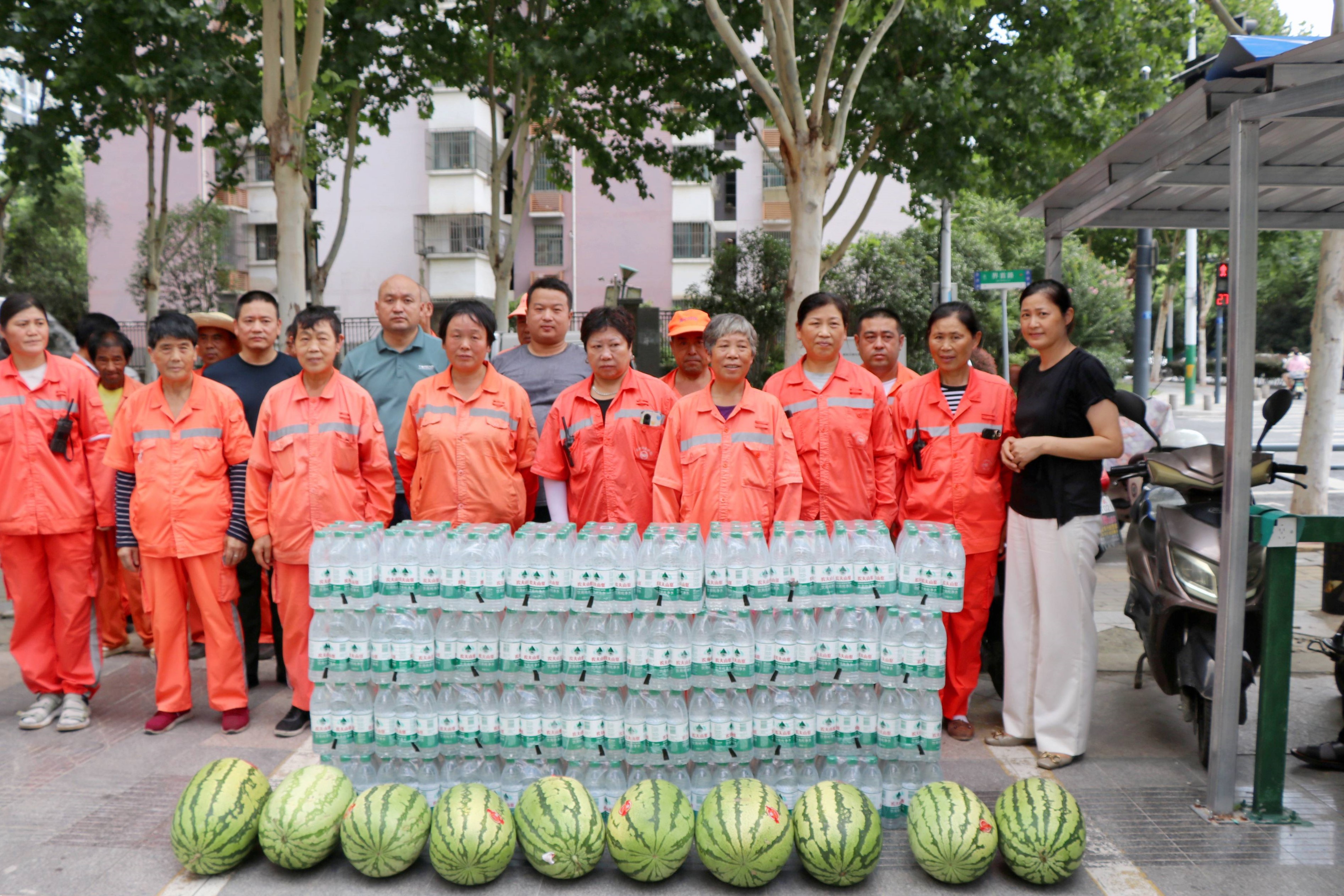  酷暑送清涼，關愛顯擔當——廬陽建華文創(chuàng)園攜手愛心企業(yè)開展夏日送清涼活動