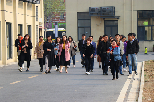20190404合肥高新區(qū)長(zhǎng)寧社區(qū)來(lái)廬陽(yáng)建華文創(chuàng)園考察學(xué)習(xí)  (1).jpg